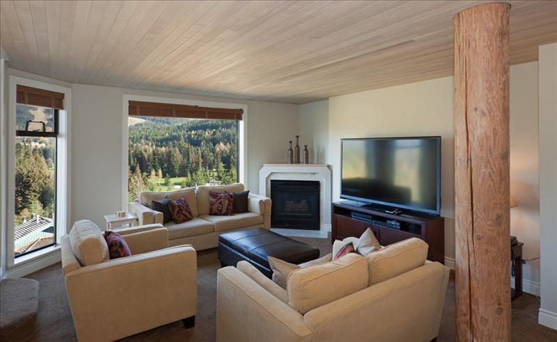 Whistler Accommodations - Spacious sunken living room - Rentals By Owner
