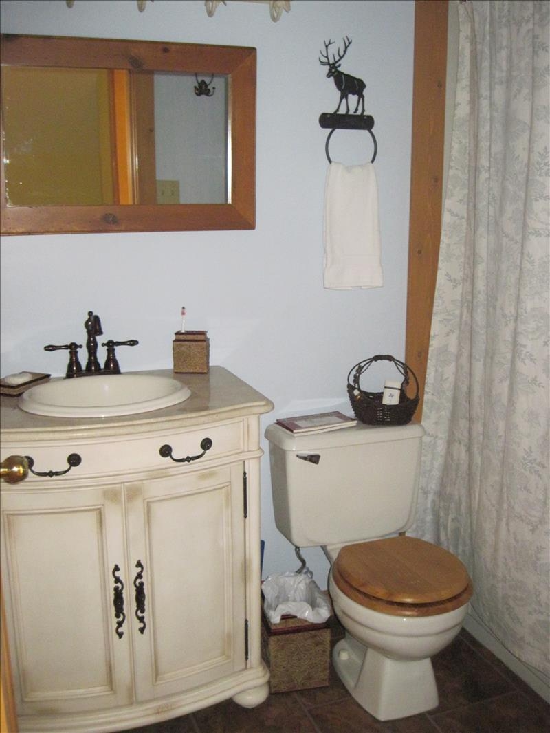 Whistler Accommodations - Upstairs bathroom - Rentals By Owner
