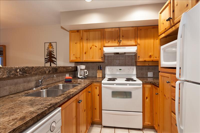 Whistler Accommodations - Fully equipped kitchen - Rentals By Owner