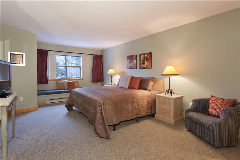Whistler Accommodations - Master bedroom with ensuite bathroom - Rentals By Owner