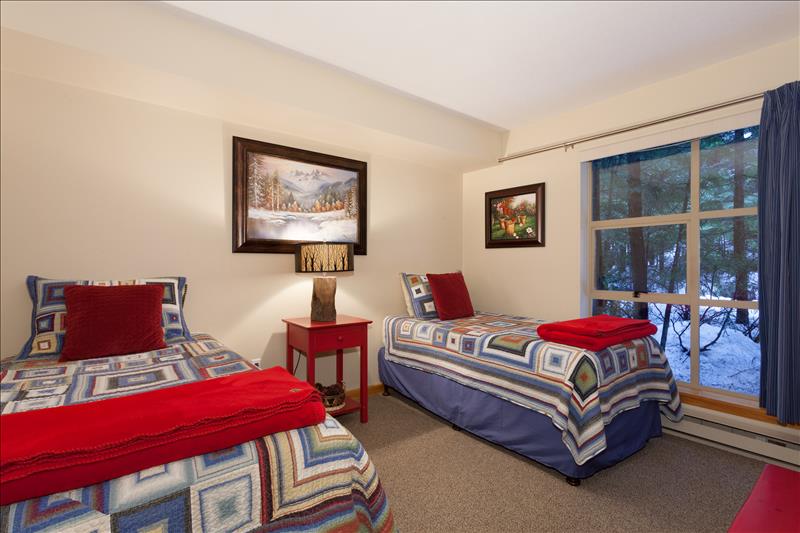 Whistler Accommodations - Third bedroom with twin beds - Rentals By Owner