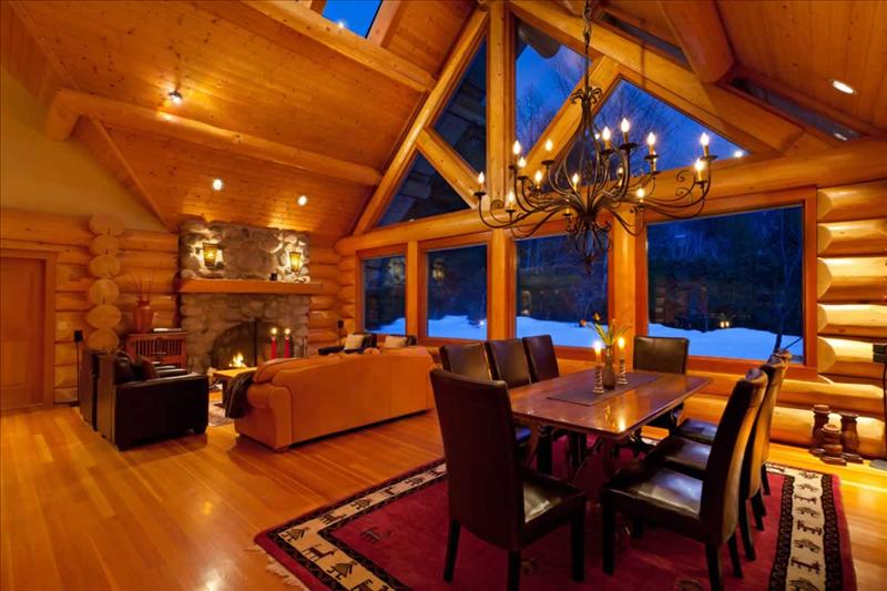 Whistler Luxury Log Chalet with Private Hot Tub :: Whistler Creekside