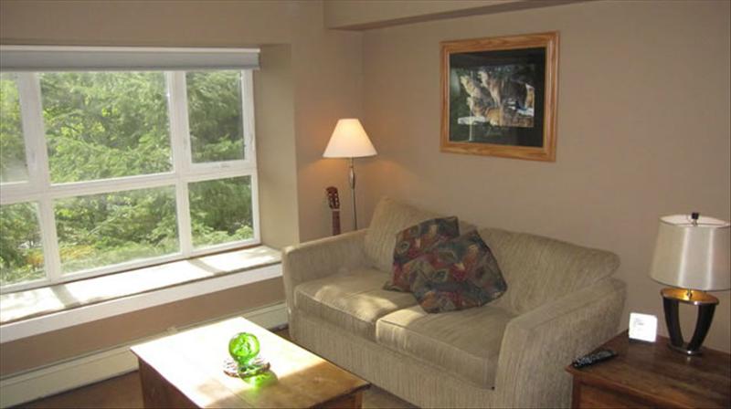 Whistler Accommodations - Whistler Vale Inn Living Room - Rentals By Owner