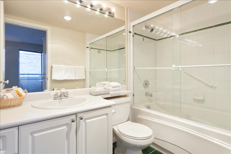 Whistler Accommodations - Full Bathroom - Rentals By Owner