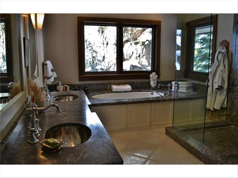 Whistler Accommodations - Luxury Chalet Bath - Rentals By Owner