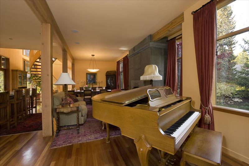 Whistler Accommodations - Piano Area - Rentals By Owner