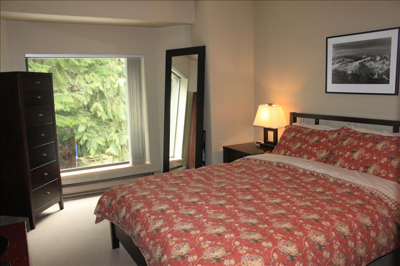Whistler Accommodations - Queen size bed - Rentals By Owner