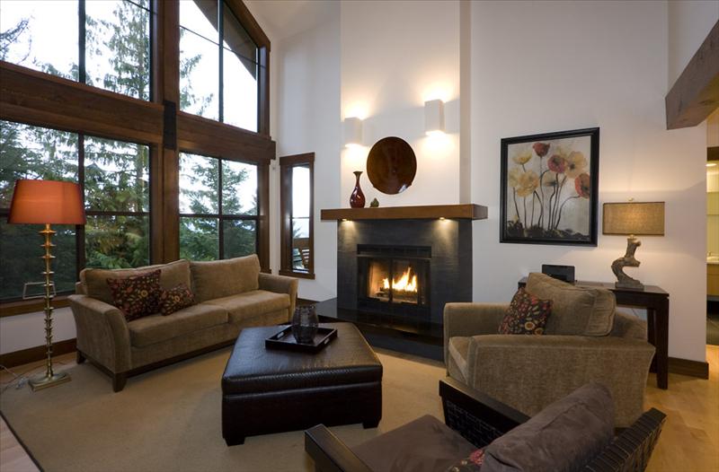 Whistler Luxury Ski In - Northern Lights Spacious Townhome