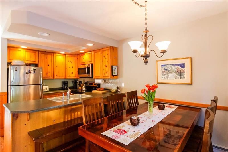 Whistler Accommodations - Kitchen Dining Area - Rentals By Owner