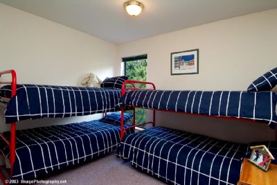 Whistler Accommodations - 2nd bedroom with bunks (4 singles) - Rentals By Owner