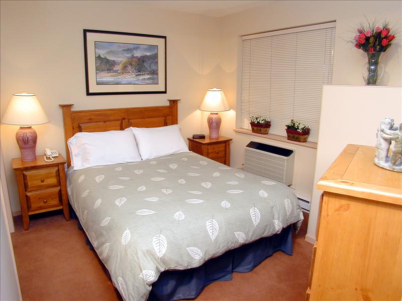 Whistler Accommodations - Comfortable Queen Master Bedroom - Rentals By Owner