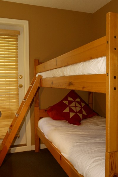 Whistler Accommodations - The den with bunk beds - Rentals By Owner