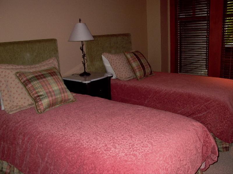 Whistler Accommodations - Taluswood Bedroom - Rentals By Owner