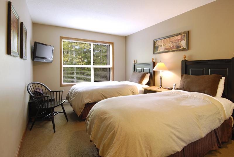 Whistler Accommodations - 2nd bedroom with king or 2 x twin, 3rd flat screen - Rentals By Owner