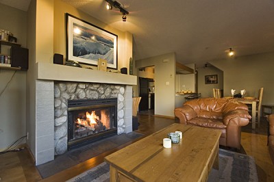 Whistler Foxglove Villa :: Ski In Out Blackcomb, Private HotTub, Deck