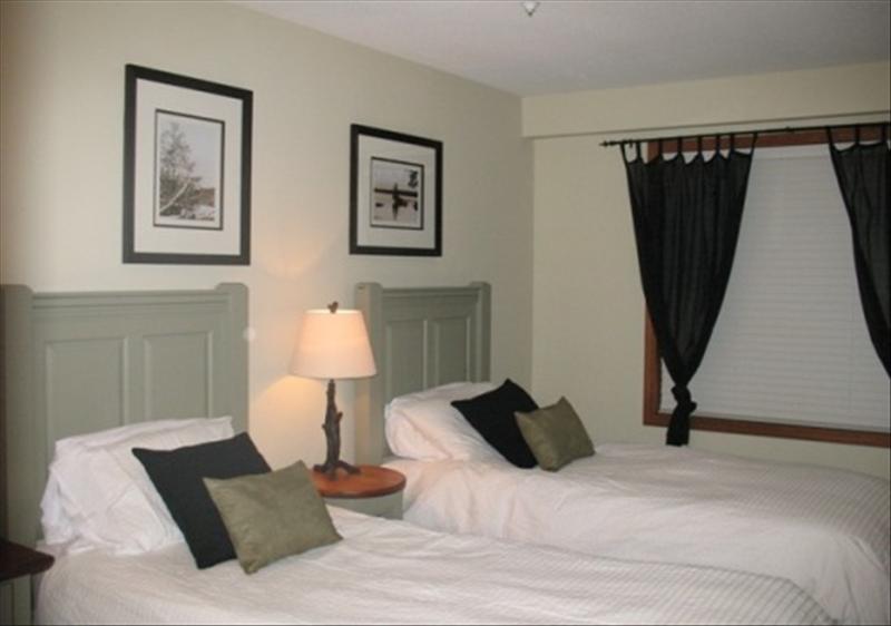 Whistler Accommodations - Second bedroom with 2 twins or king - Rentals By Owner