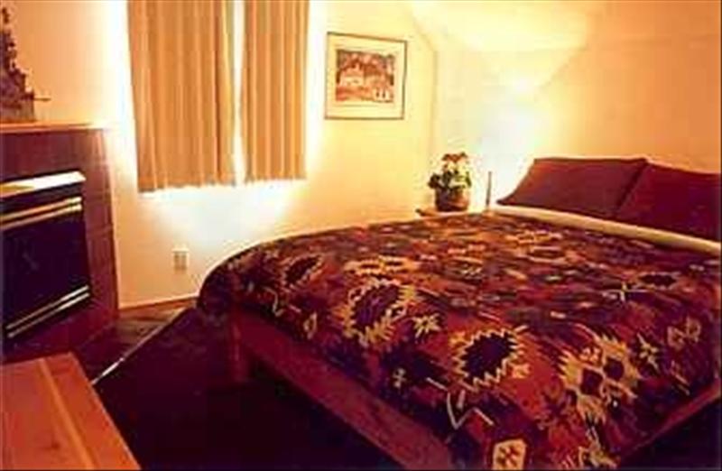 Whistler Accommodations - Queen Bedroom - Rentals By Owner